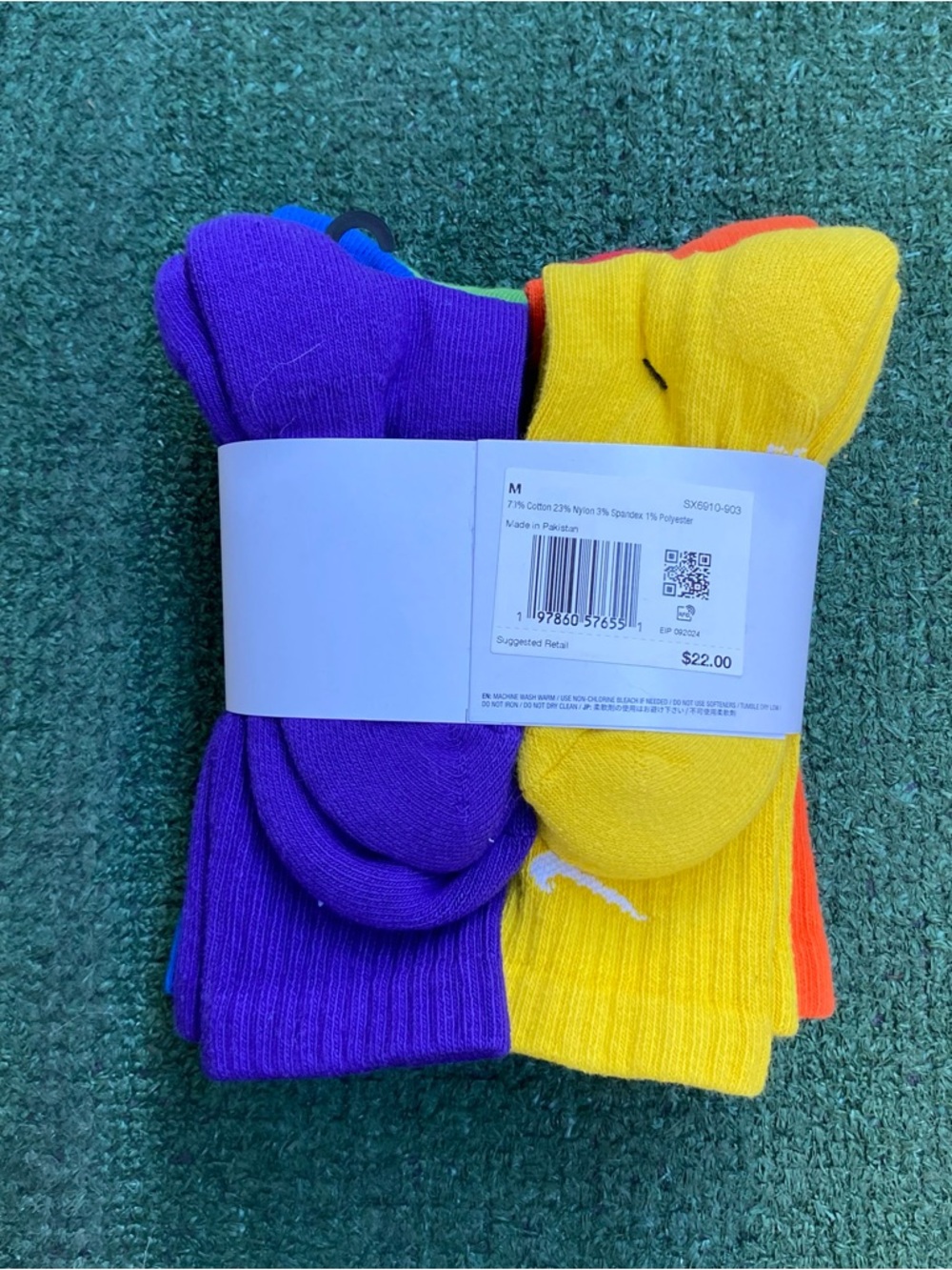 Nike Everyday Crew Socks - Red & Green (6 Pack) - Picture 3 of 4